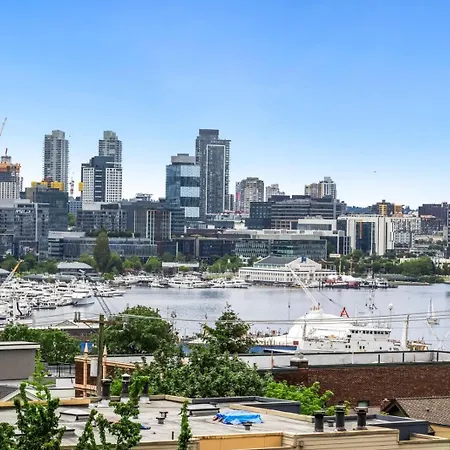 Seattle Skyline Retreat Cozy 1Bd W Balcony Views Villa